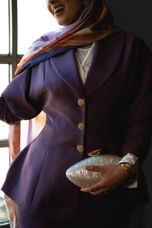 Elegant modest suit for professional women by Nus-suits