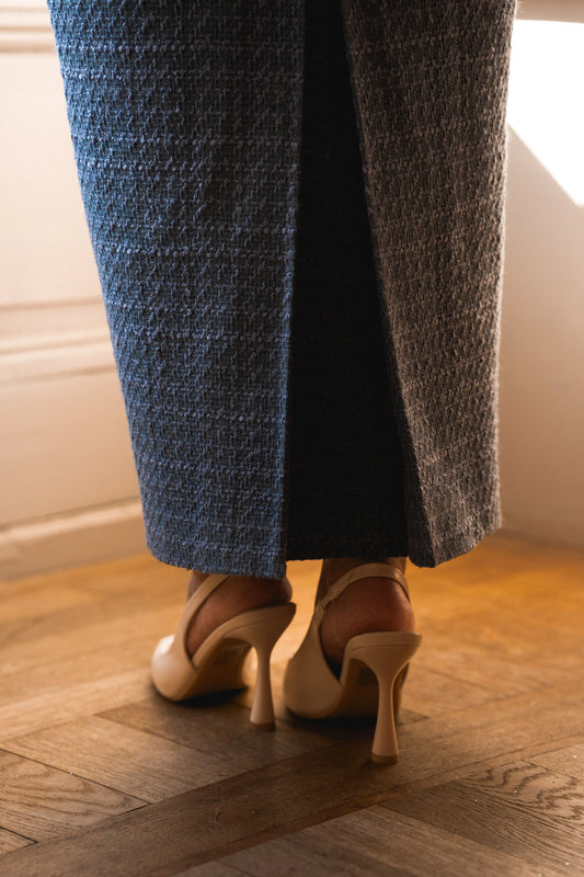 Elegant modest suit for professional women by Nus-suits